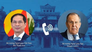 Vietnamese, Russian Foreign Ministers Hold Phone Talks on Ukraine Situation