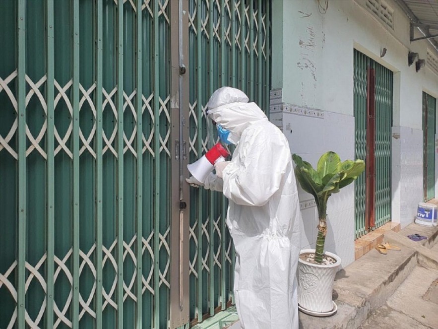 Hanoi will pilot home quarantine for asymptomatic F0 and F1 cases. Photo: VOV