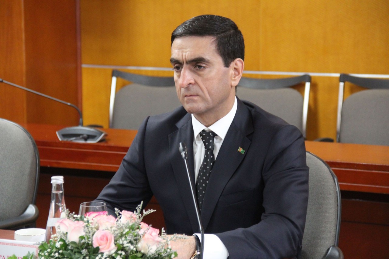 Turkmen Deputy Foreign Minister Attends Business Forum in Vietnan