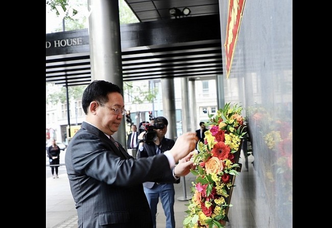 NA Chairman Commemorates President Ho Chi Minh in London