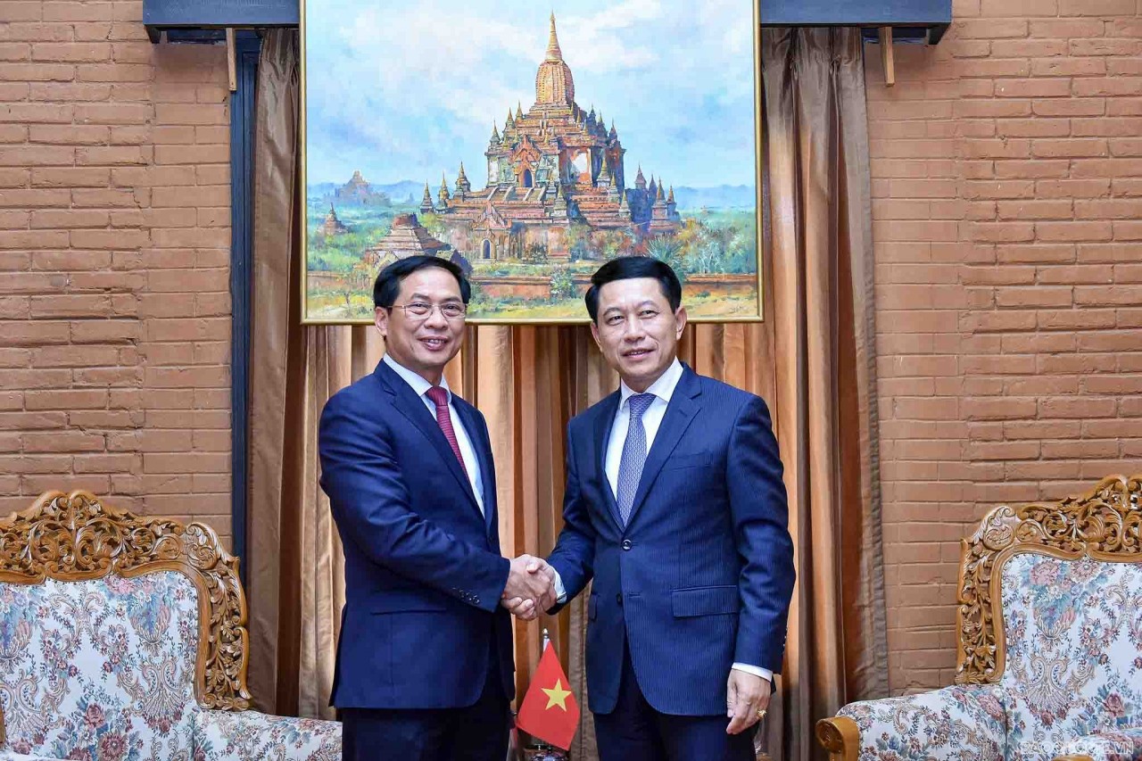 MLC Foreign Ministers' Meeting: Vietnam's FM Meets Foreign Officials