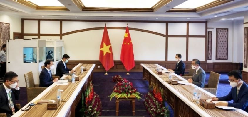 China Wishes to Deepen Cooperation, Handle Disagreements with Vietnam