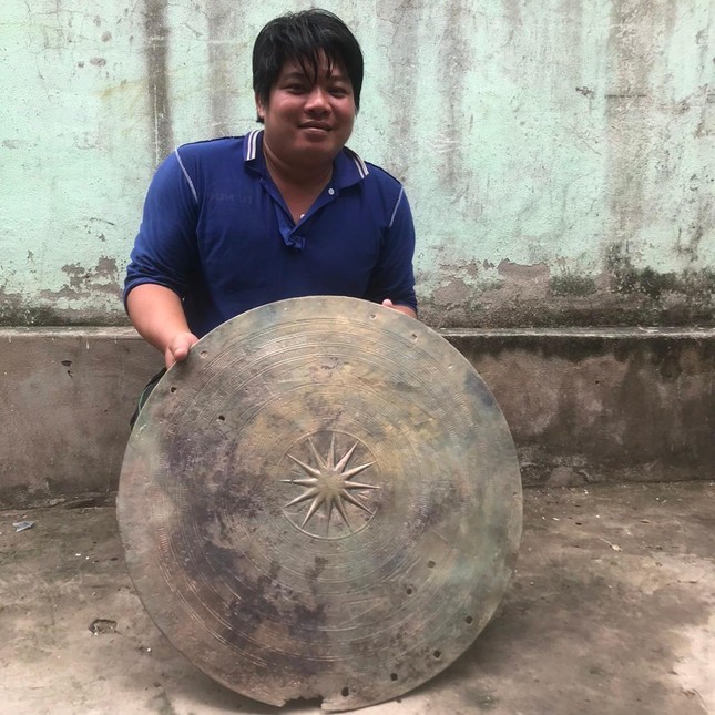 The artifact was uncovered by a resident when he was fishing on the Hau River.