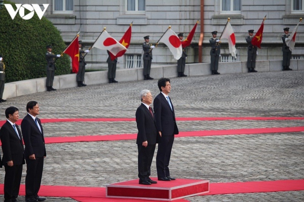 Vietnam's Leaders Pay Tribute to Former Japan PM Shinzo Abe