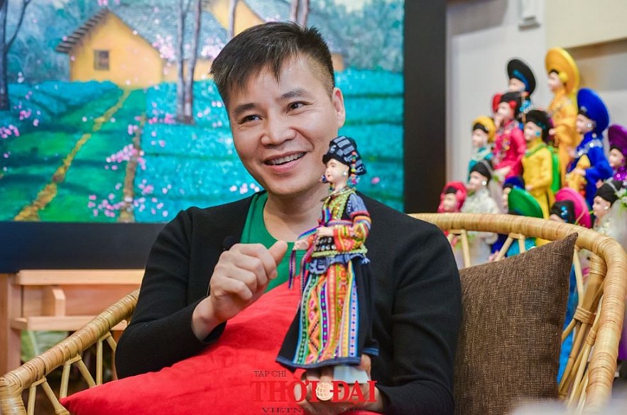 Vietnamese Artist Promotes Traditional Clothes Through Doll Collection