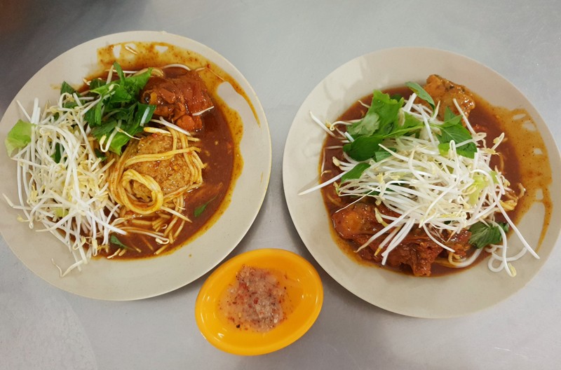 silkworm cake with chicken curry the most wonderful traditional dish of ca mau