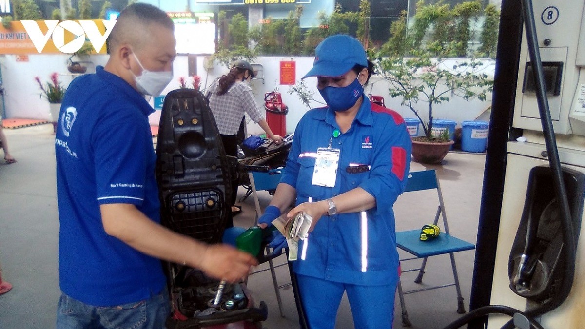 Vietnam News Today (Jul. 11): Domestic Petrol Market to Fall Sharply on July 11