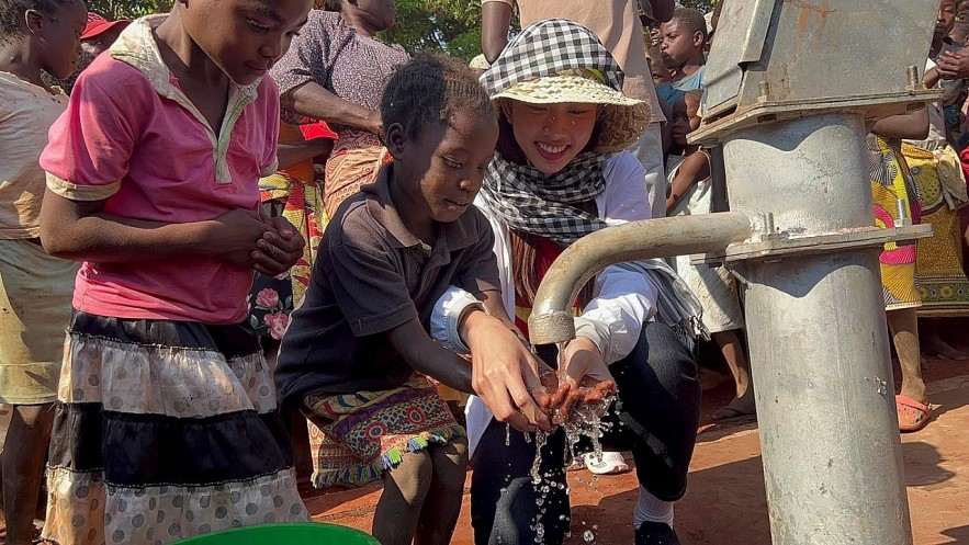 Miss Grand International Thuy Tien Brings Water to Poor Community in Angola