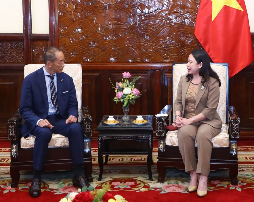 Vice State President Vo Thi Anh Xuan (right) and Regional Director of the World Health Organisation (WHO) for the Western Pacific Takeshi Kasai. Photo: Presidential Office 