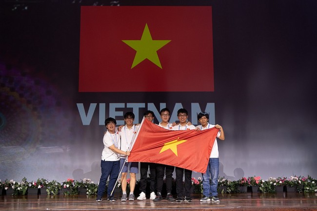 All Vietnamese Students Win Medals at Int’l Mathematical Olympiad 2022