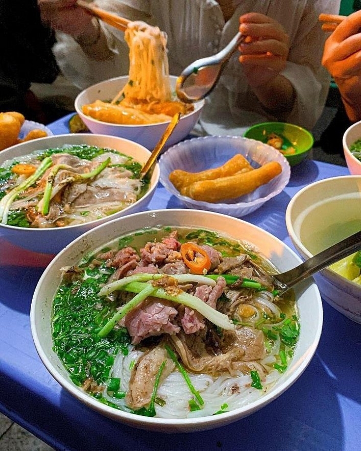Five Delicious Dishes in Hanoi to Satisfy Late Night Cravings
