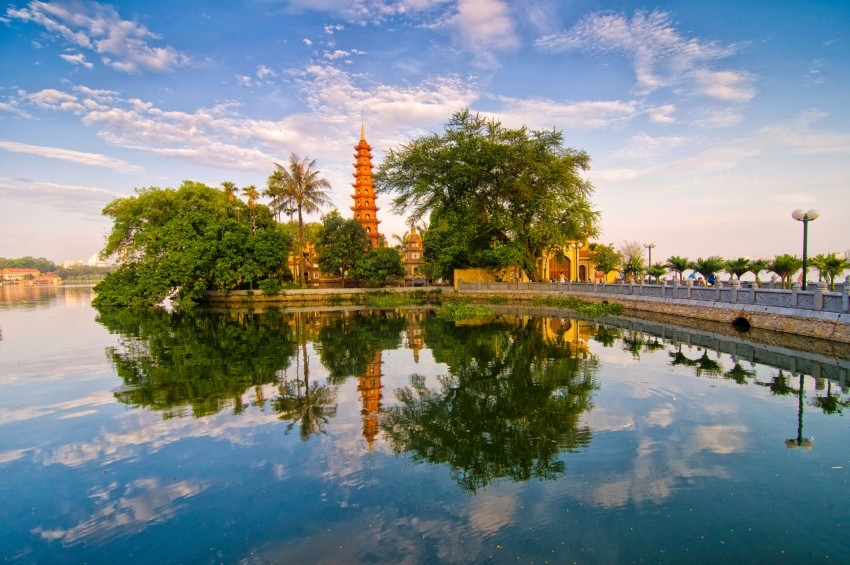 hanoi listed in the top 6 destinations for a cycling holiday