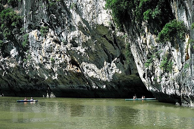 Top 10 Must-try Tourist Activities in Ha Long Bay