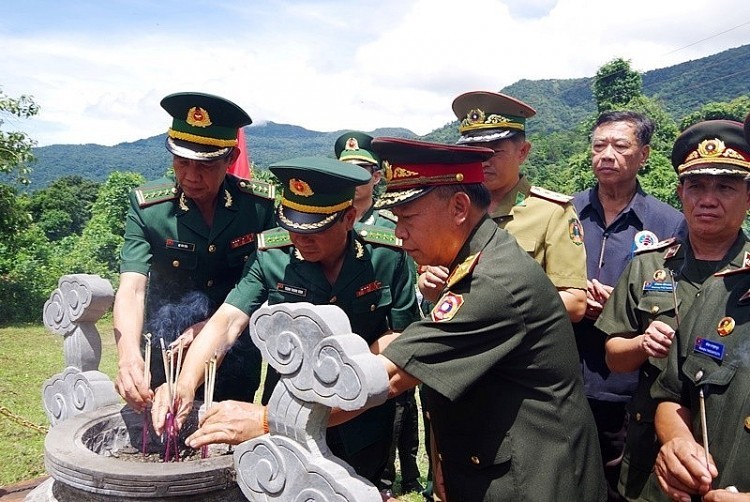 Vietnam, Laos Mark 45 Years of Bilateral Treaty of Amity and Cooperation