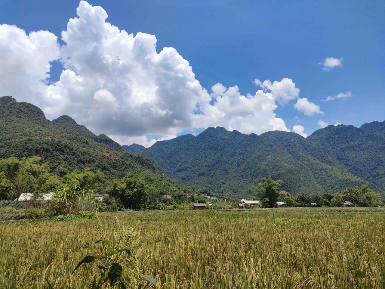 Du Lich Around: Mai Chau - The Ideal Weekend Retreat from the City ...