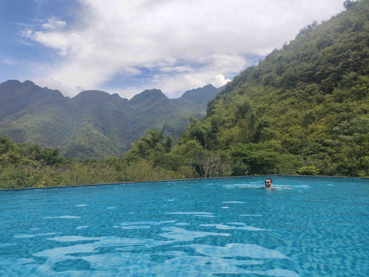 Du Lich Around: Mai Chau - The Ideal Weekend Retreat from the City