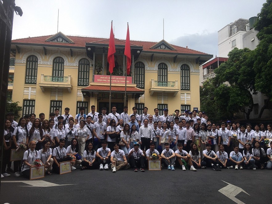 Vietnam Summer Camp 2022 Honors Young Overseas Vietnamese