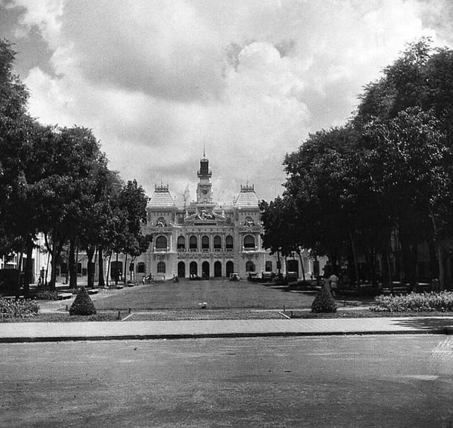 Saigon-Cho Lon in 1947 Through A French Photographer's lens
