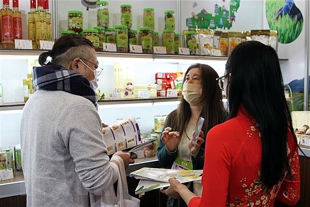 Vietnamese businesses introduce their products at Foodex Japan 2022. (Photo: VNA)