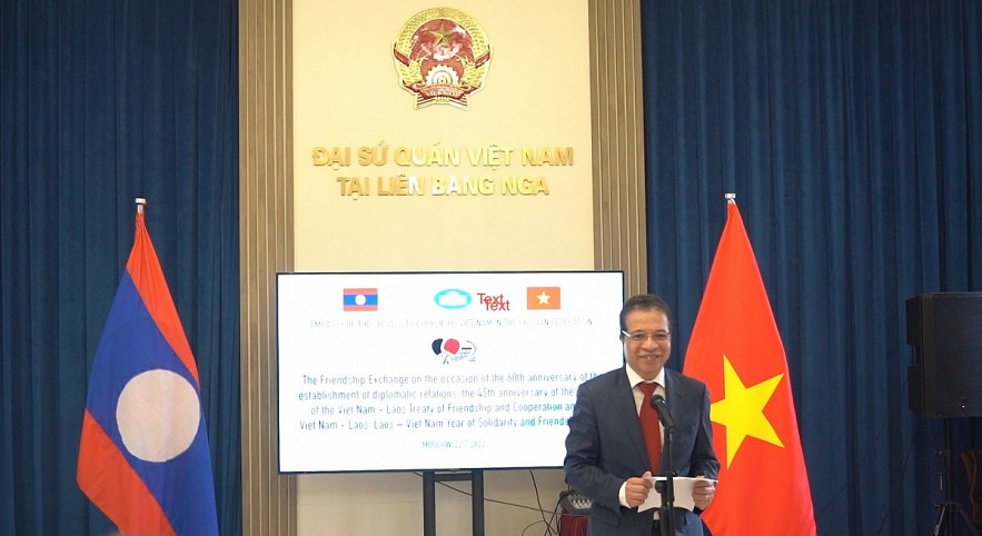 Vietnam, Laos Continue to Cultivate Special Relationship
