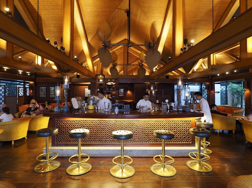 US Magazine Readers Vote 10 Best Bars In Vietnam