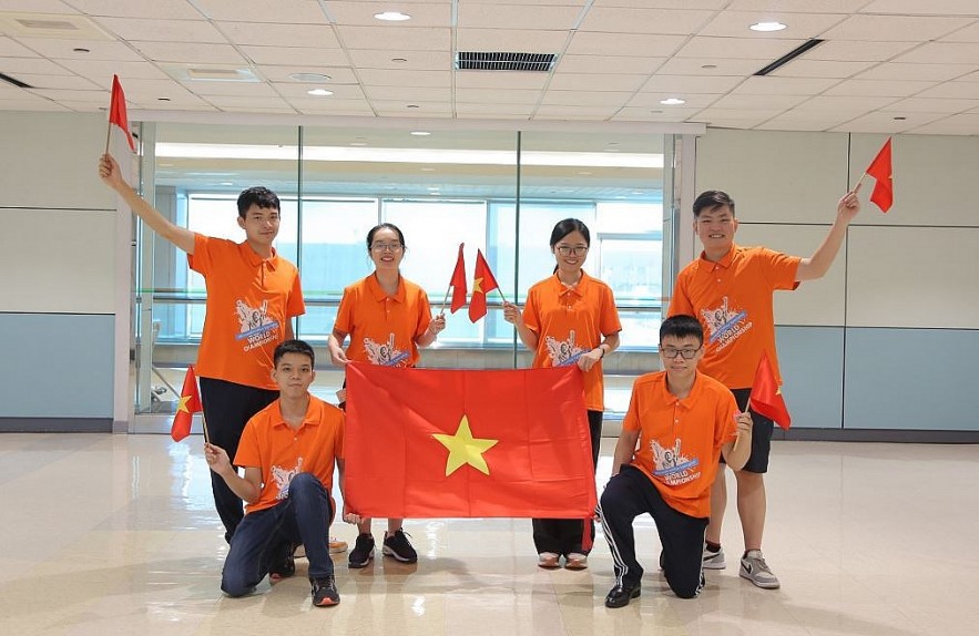 Hanoi Students Win World Office Informatics Competition