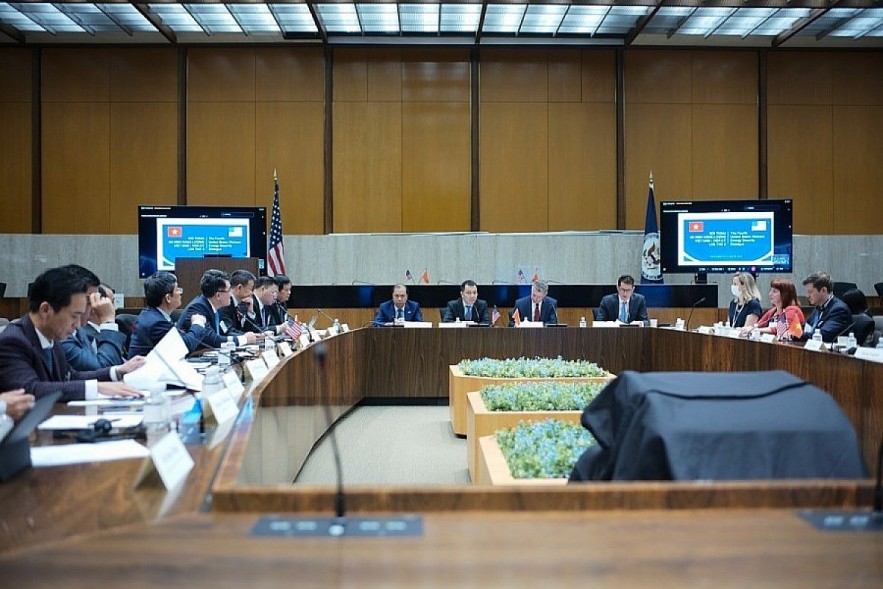 At the fourth energy security dialogue. Photo: VOV
