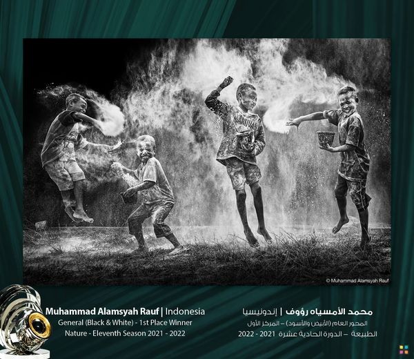 Vietnamese Photographer Wins First Prize at UAE-based Global Award