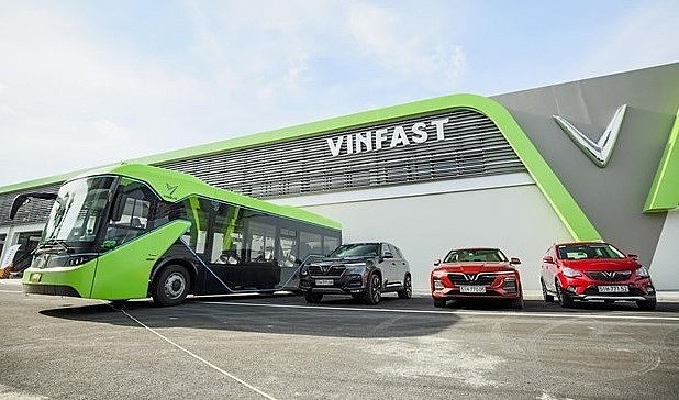 An electric bus and some electric cars of Vinfast. Source: Vinfast