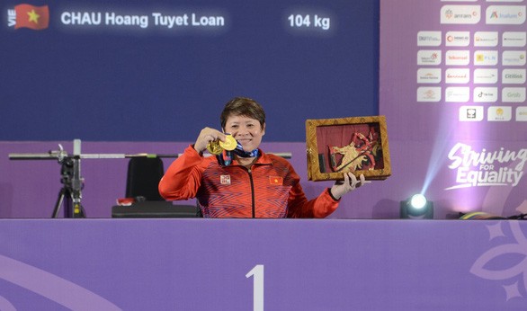 Athlete Chau Hoang Tuyet Loan set new record at the ASEAN Para Games