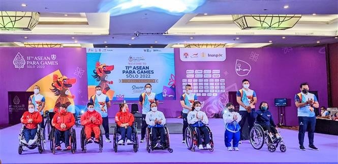 Vietnamese powerlifters (in red) at the games on August 1. (Photo: VNA)