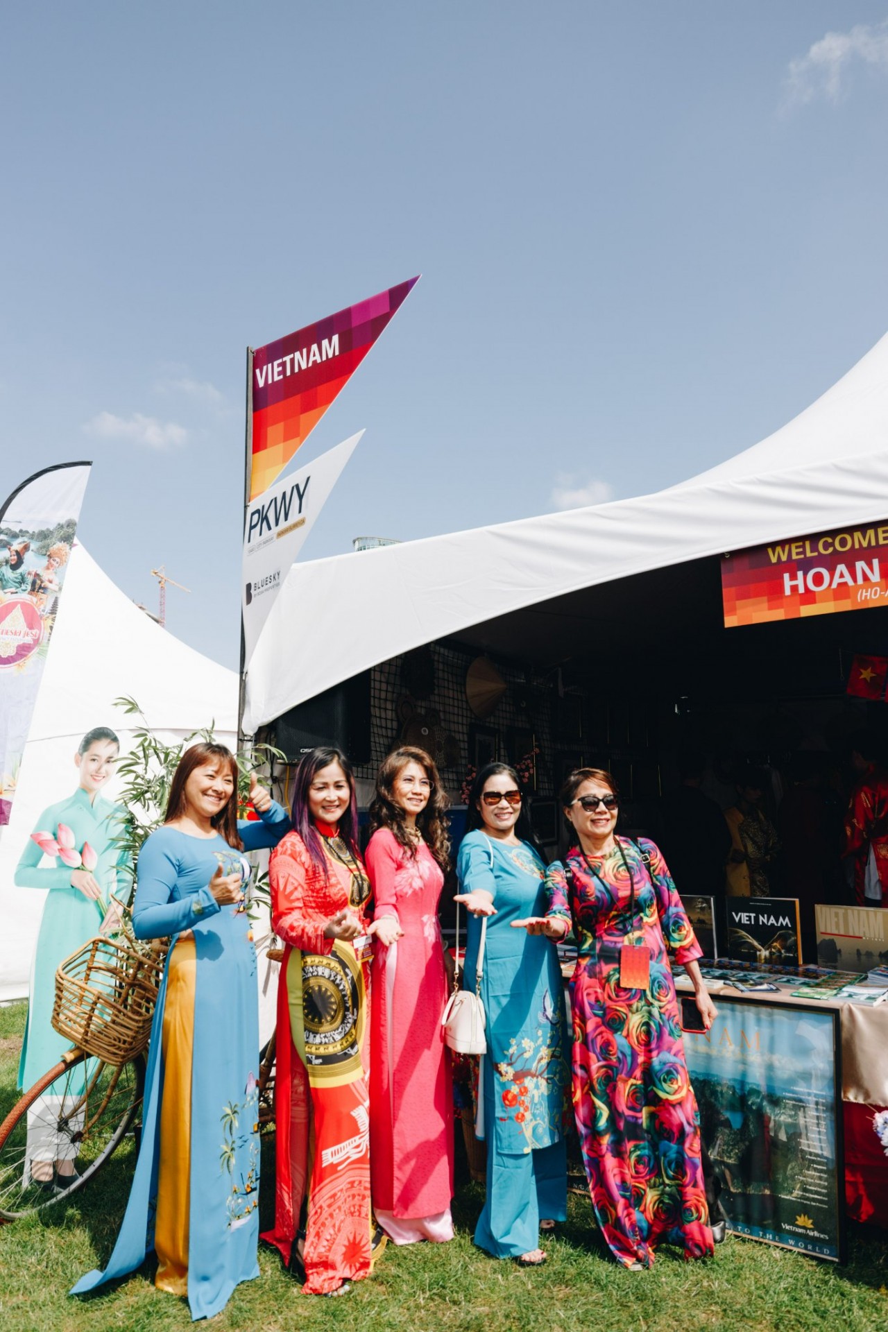 Vietnam Participates in The Largest Multicultural Festival in British Columbia