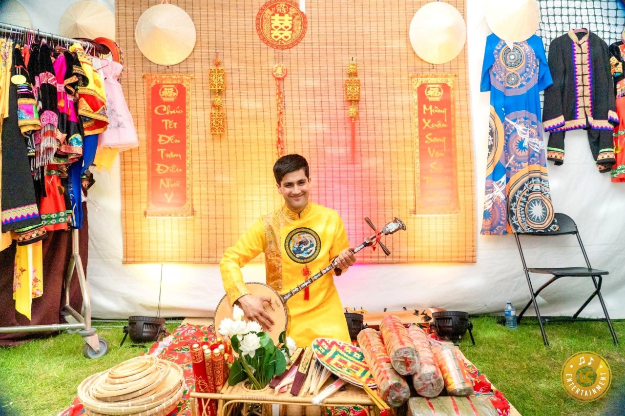 Vietnam Participates in The Largest Multicultural Festival in British Columbia