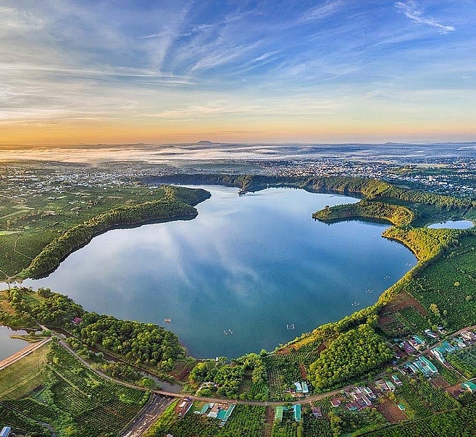 The Most Beautiful Natural Lake in Tay Nguyen
