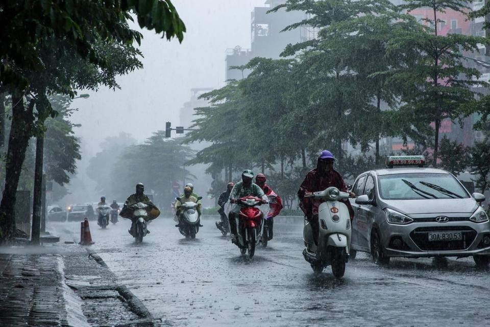 vietnam business weather briefing august 7 rain continues throughout the country