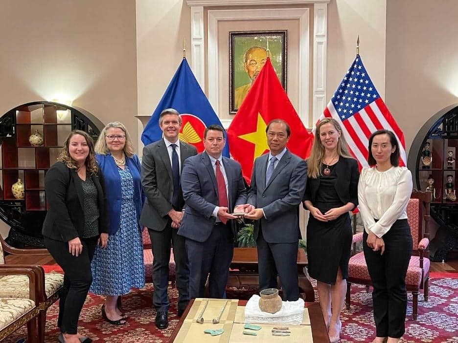 US Hands Over Looted Artifacts and Antiquities to Vietnam