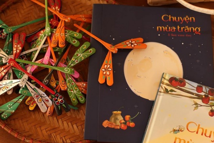 Mid Autumn Festival Bilingual Books Released For Children