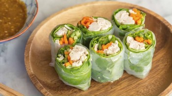 Korean Stars Love Vietnamese Spring Rolls