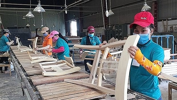 Vietnam's export value of timber and wood products in June fell by 4.9% annually to 1.5 billion USD. (Photo: congthuong.vn)