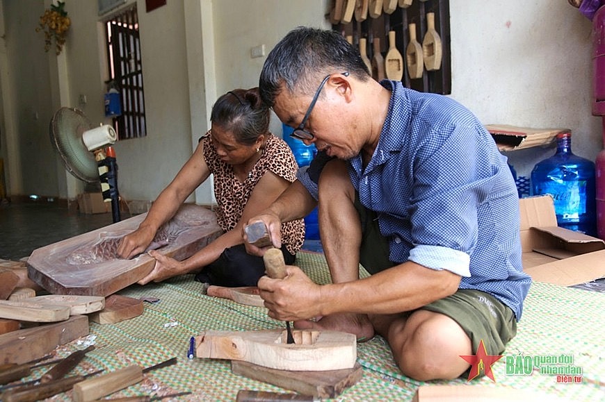 Preserving the Craft of Traditional Mooncake Molds