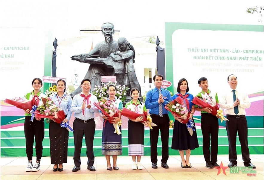 Festival Held For Vietnam, Laos and Cambodia Children