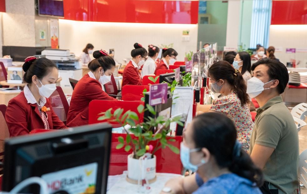 vietnam business weather briefing august 12 petrol prices further down
