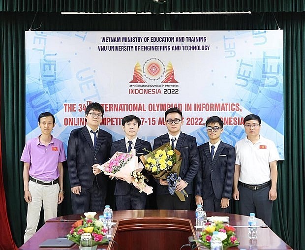 All four students in the Vietnamese team win a medal at the 34th International Olympiad in Informatics (IOI 2022). Photo: Ministry of Education and Training