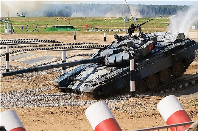 Competition situation of tank crew No. 1. Photo: Tran Van Hieu/VNA reporter in Russia