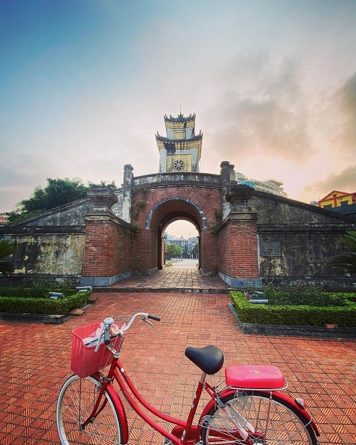 Walking Through Quang Binh's Centuries-old Citadel