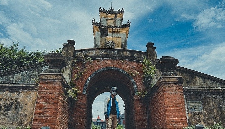 Walking Through Quang Binh's Centuries-old Citadel