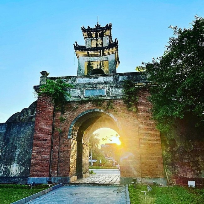 Walking Through Quang Binh's Centuries-old Citadel