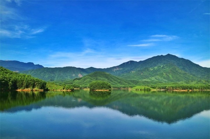Hidden Gem In Da Nang: Hoa Trung Dreamy Floating Steppe