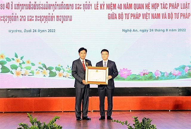 Vietnamese, Lao Ministries of Public Security Eye Stronger Cooperation