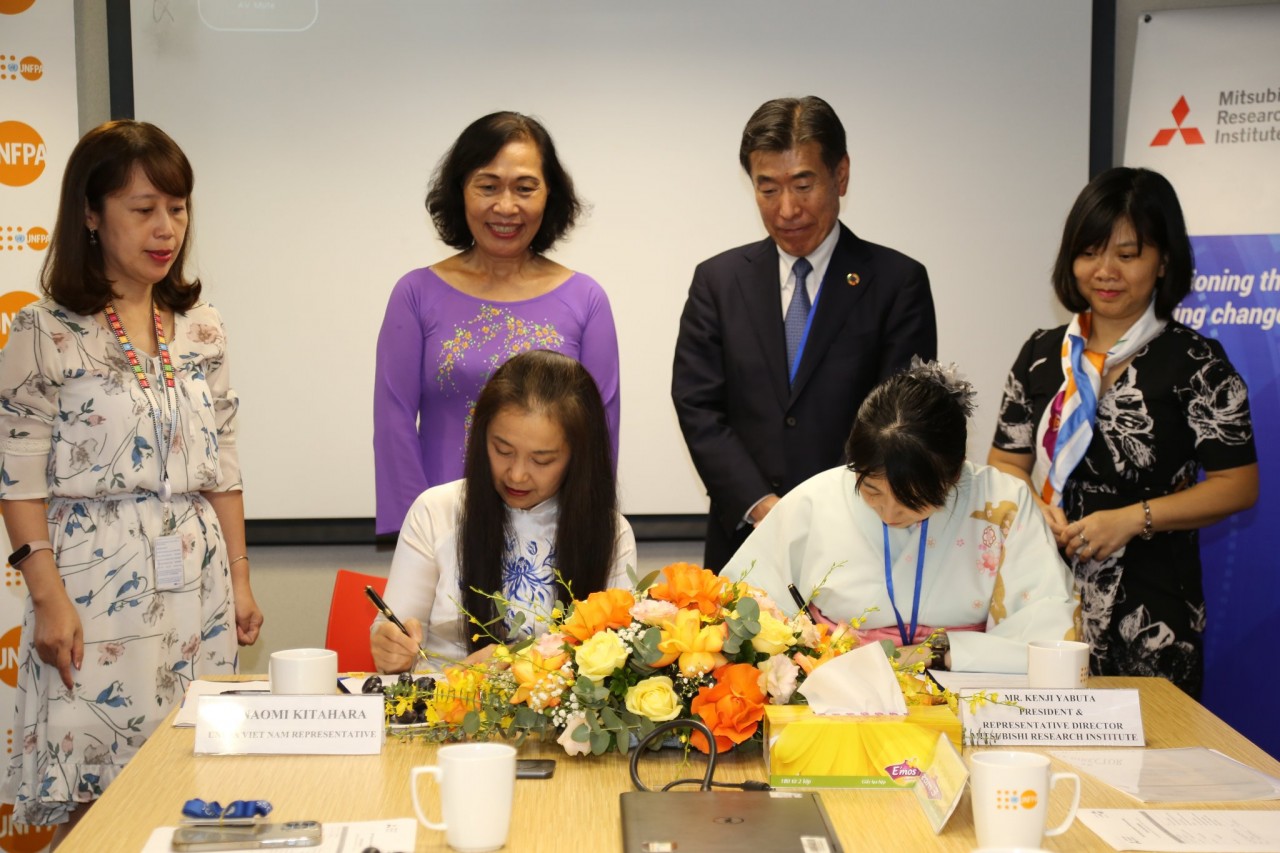 UNFPA, Japan's Research Institute Join Hands to Address Population Concerns in Vietnam